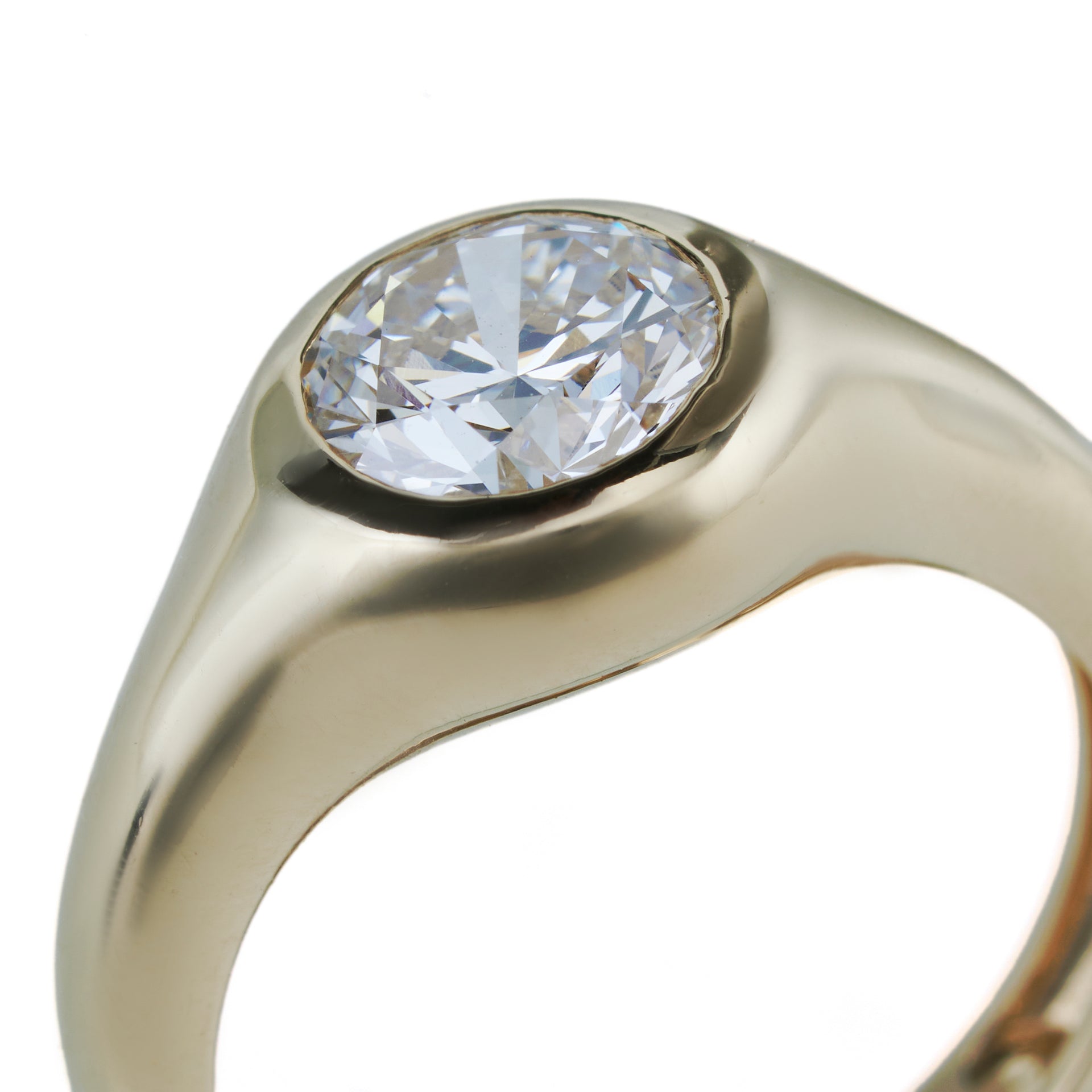 1.5ct Round LGD Gold Signet Ring